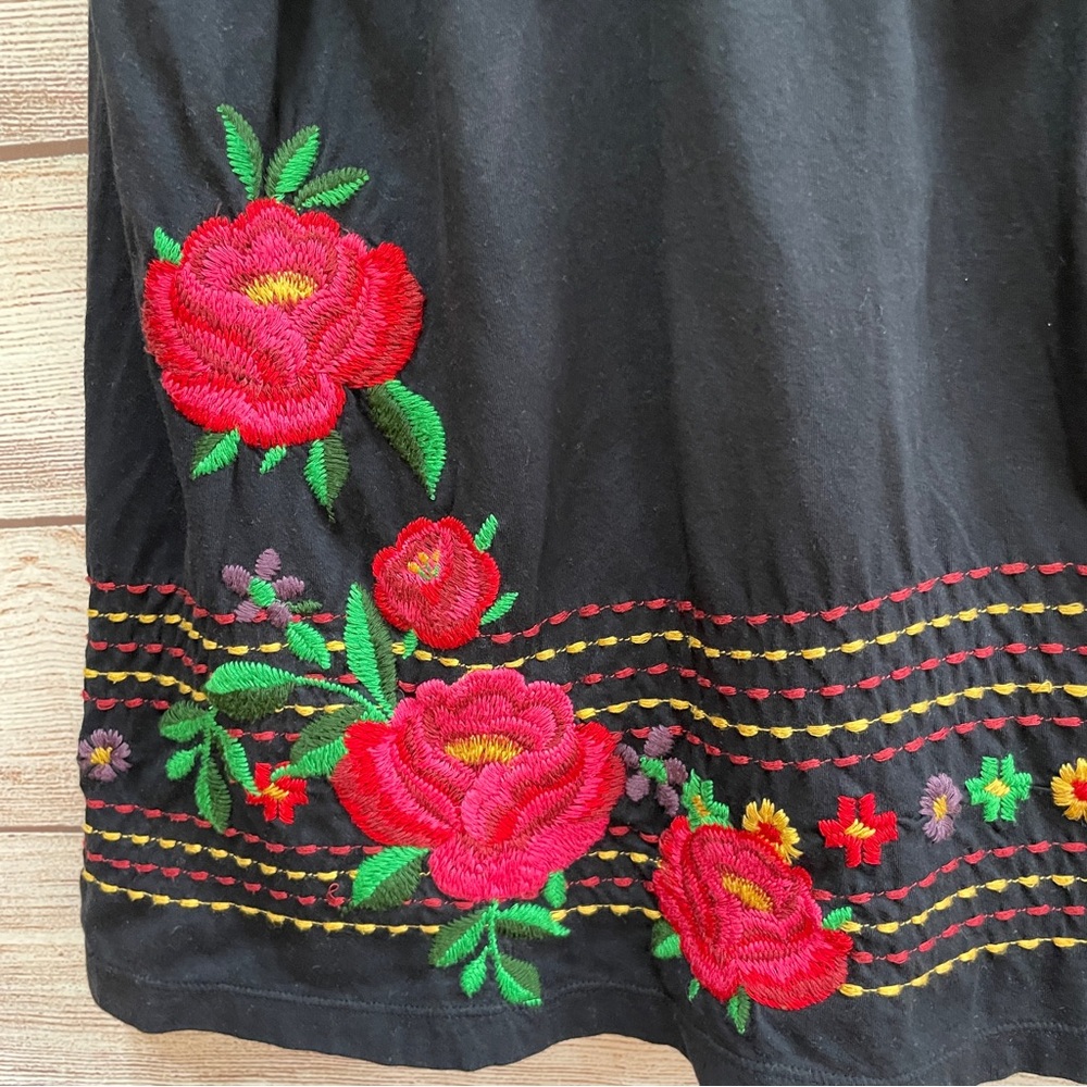 JOHNNY WAS ADELINE EMBROIDERED BABY DOLL TOP IN BLACK‎ - Picture 4 of 10